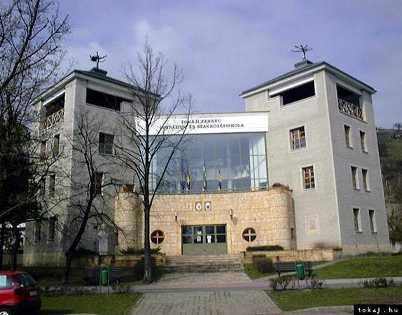 CSI Main Building, 18-20 Bajcsy-Zsilinszky street